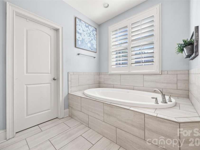 1397 Ridgewood Drive, Rock Hill, SC 29732.  MLS# CAR4423330, YatesRealty ID 50009. 