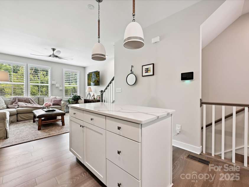 824 Broad River Lane, Charlotte, NC 28211.  MLS# CAR4278902, YatesRealty ID 5001. 