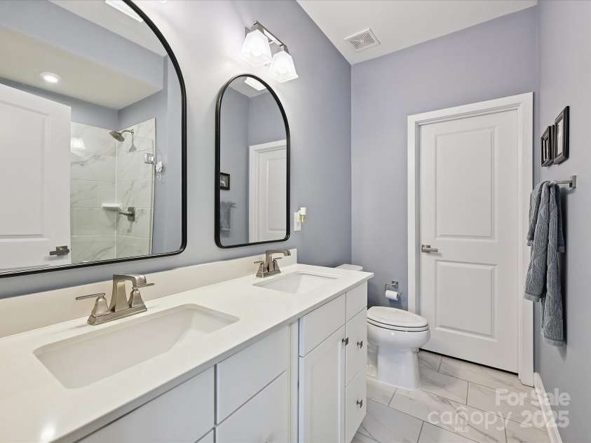 824 Broad River Lane, Charlotte, NC 28211.  MLS# CAR4278902, YatesRealty ID 5001. 