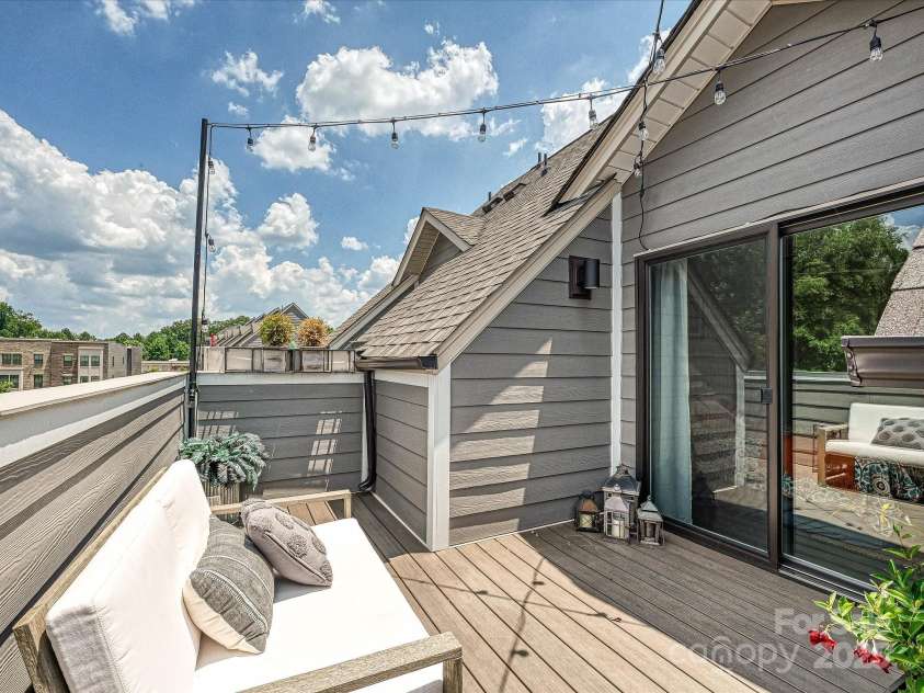 824 Broad River Lane, Charlotte, NC 28211.  MLS# CAR4278902, YatesRealty ID 5001. 