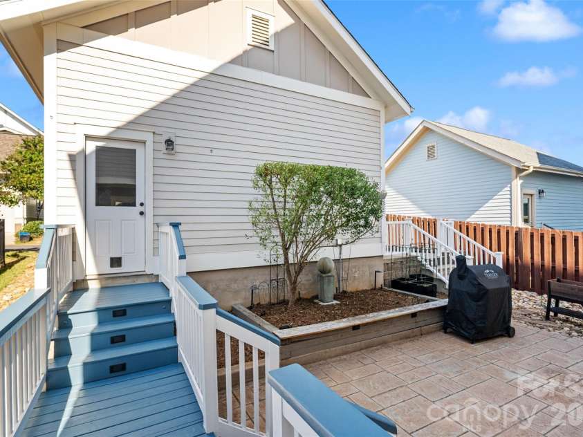 966 Herrons Ferry Road, Rock Hill, SC 29730.  MLS# CAR4423470, YatesRealty ID 50010. Walk to garage
