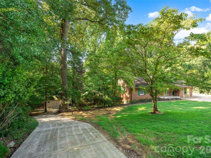 247 Spring Shore Road, Statesville, NC 28677.  MLS# CAR4423514, YatesRealty ID 50013. 