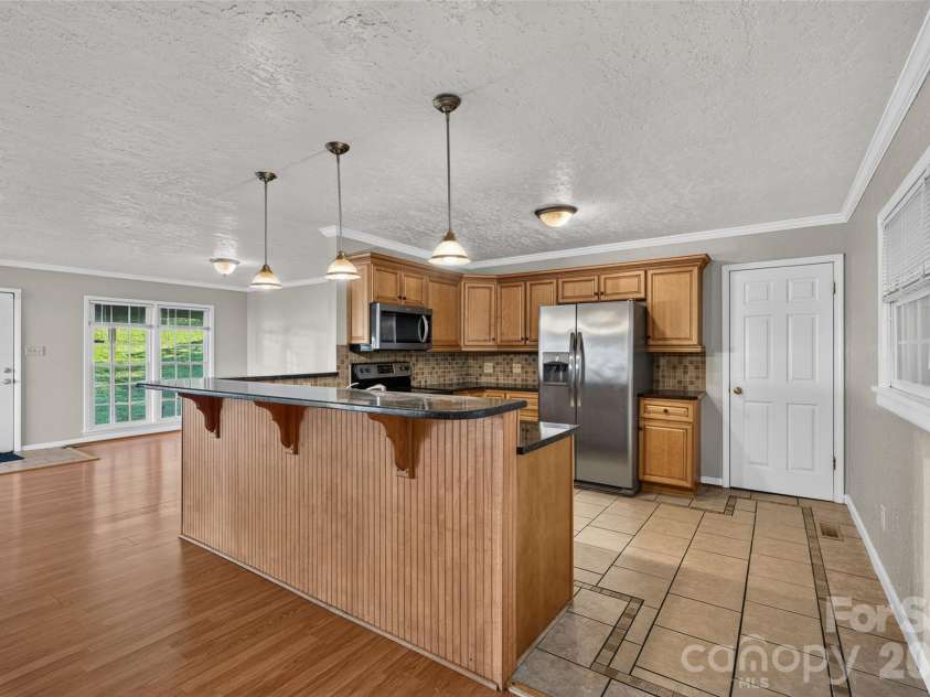 247 Spring Shore Road, Statesville, NC 28677.  MLS# CAR4423514, YatesRealty ID 50013. 