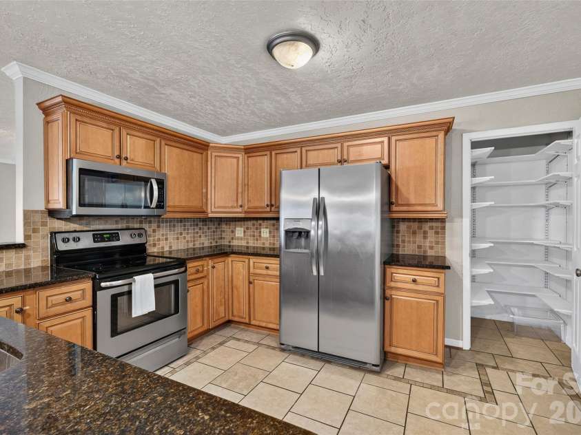 247 Spring Shore Road, Statesville, NC 28677.  MLS# CAR4423514, YatesRealty ID 50013. 