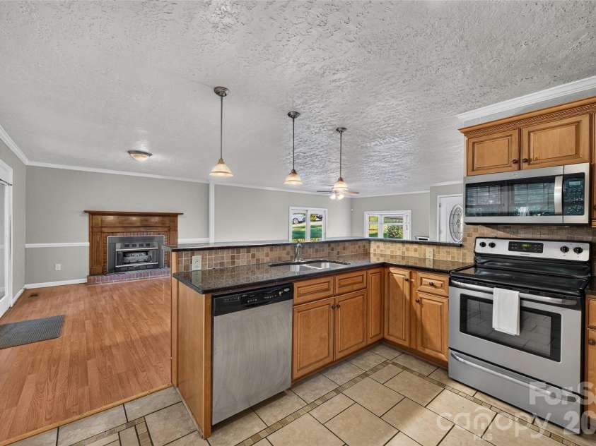 247 Spring Shore Road, Statesville, NC 28677.  MLS# CAR4423514, YatesRealty ID 50013. 