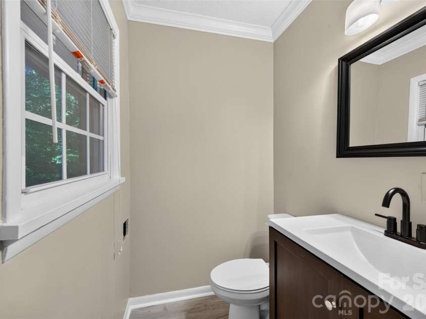 247 Spring Shore Road, Statesville, NC 28677.  MLS# CAR4423514, YatesRealty ID 50013. 