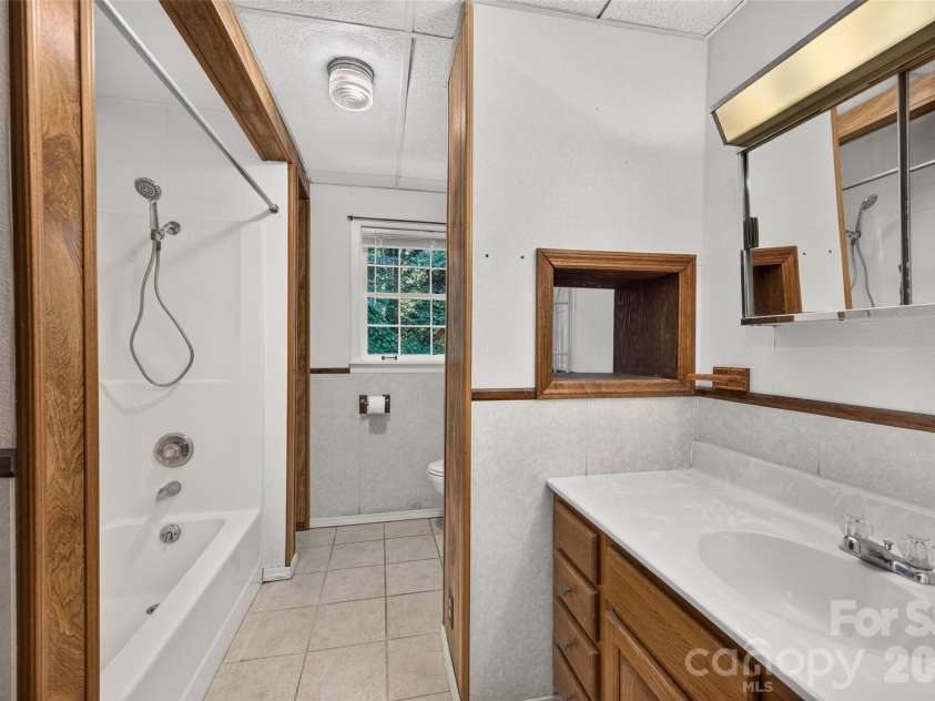 247 Spring Shore Road, Statesville, NC 28677.  MLS# CAR4423514, YatesRealty ID 50013. 