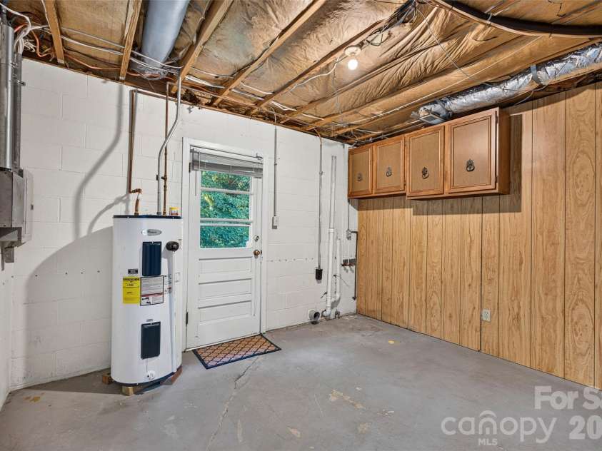247 Spring Shore Road, Statesville, NC 28677.  MLS# CAR4423514, YatesRealty ID 50013. 