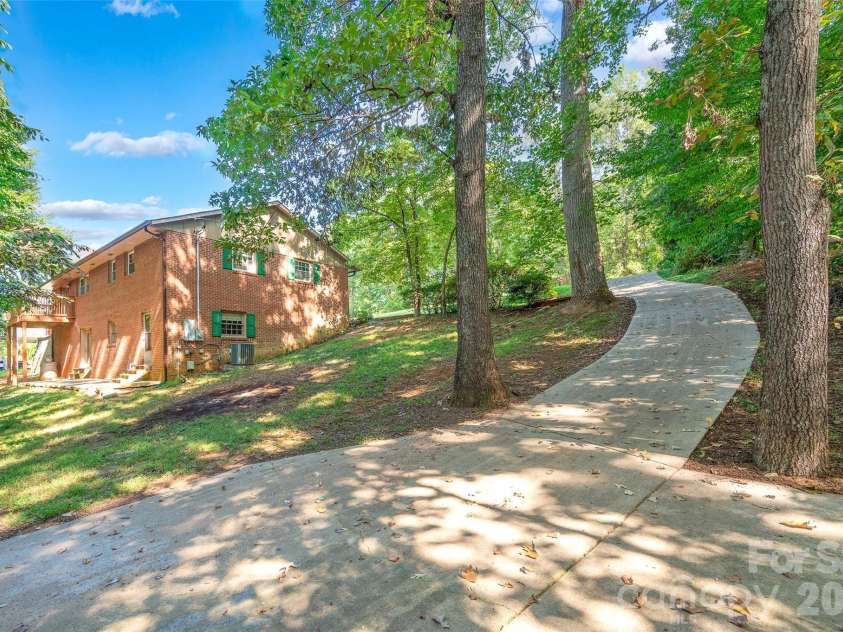 247 Spring Shore Road, Statesville, NC 28677.  MLS# CAR4423514, YatesRealty ID 50013. 