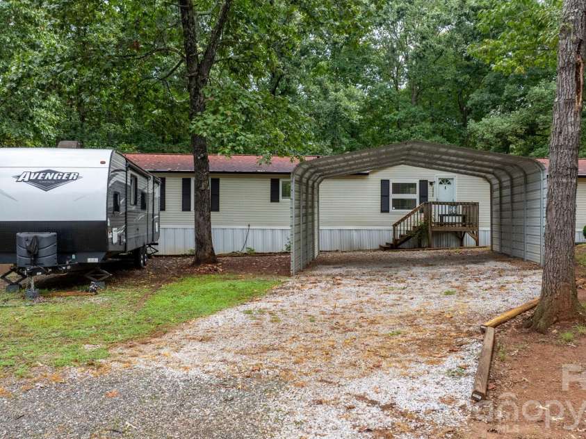 4838 Lakota Way Road, Maiden, NC 28650.  MLS# CAR4423259, YatesRealty ID 50014. 