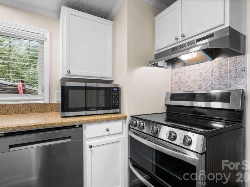 4838 Lakota Way Road, Maiden, NC 28650.  MLS# CAR4423259, YatesRealty ID 50014. 