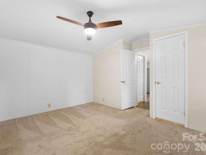 4838 Lakota Way Road, Maiden, NC 28650.  MLS# CAR4423259, YatesRealty ID 50014. 
