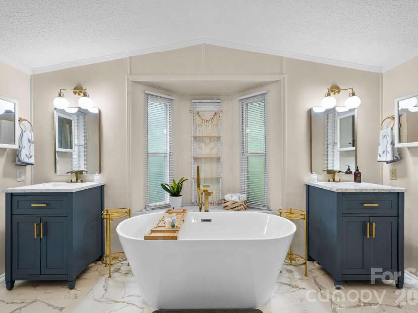 4838 Lakota Way Road, Maiden, NC 28650.  MLS# CAR4423259, YatesRealty ID 50014. 