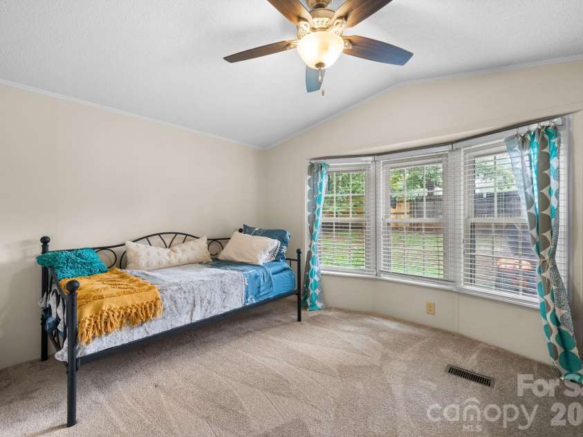 4838 Lakota Way Road, Maiden, NC 28650.  MLS# CAR4423259, YatesRealty ID 50014. 