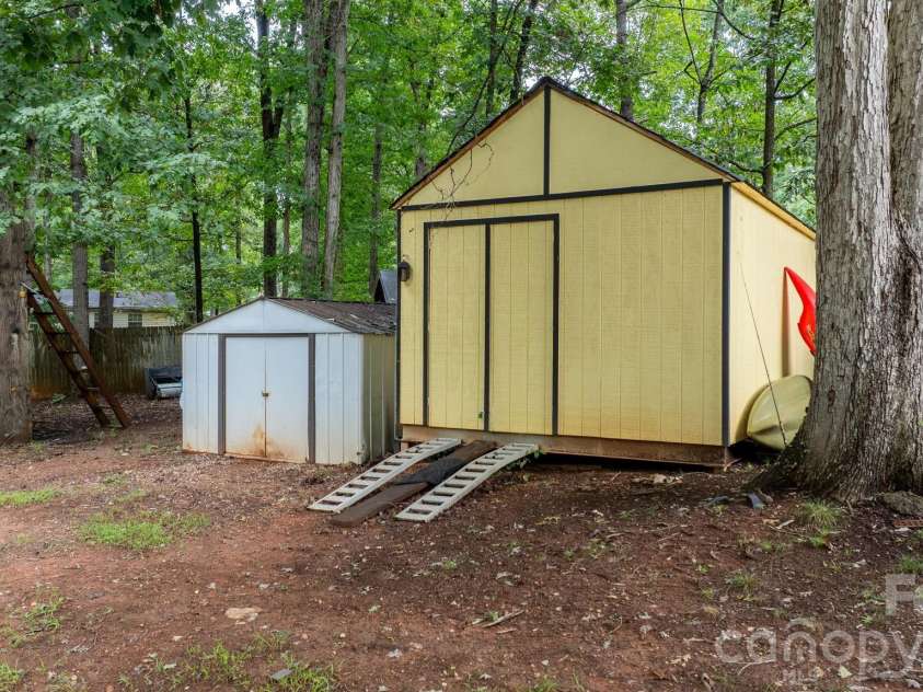 4838 Lakota Way Road, Maiden, NC 28650.  MLS# CAR4423259, YatesRealty ID 50014. 