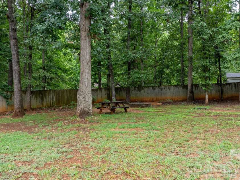 4838 Lakota Way Road, Maiden, NC 28650.  MLS# CAR4423259, YatesRealty ID 50014. 