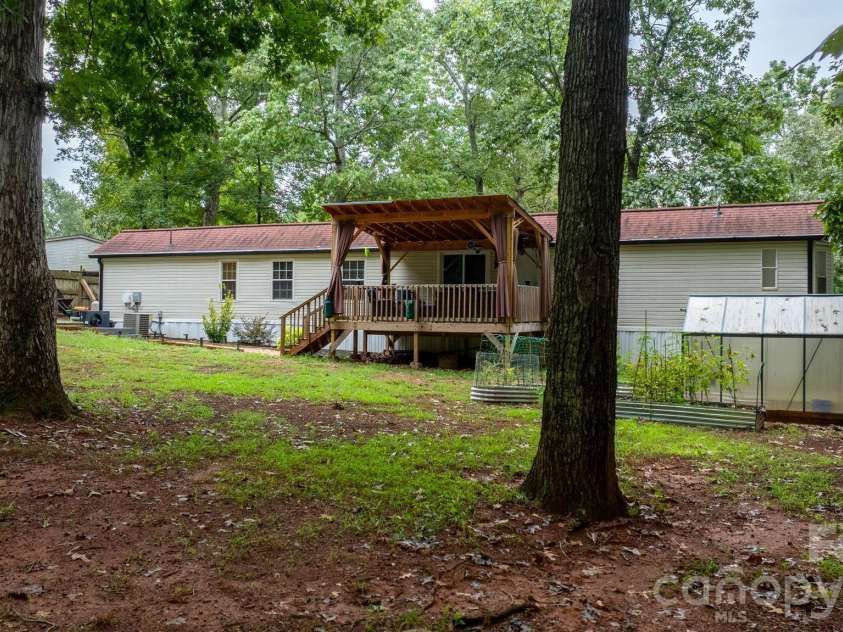 4838 Lakota Way Road, Maiden, NC 28650.  MLS# CAR4423259, YatesRealty ID 50014. 