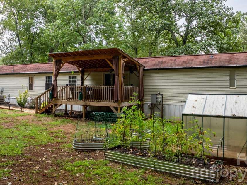4838 Lakota Way Road, Maiden, NC 28650.  MLS# CAR4423259, YatesRealty ID 50014. 