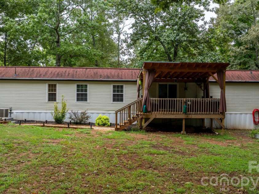 4838 Lakota Way Road, Maiden, NC 28650.  MLS# CAR4423259, YatesRealty ID 50014. 
