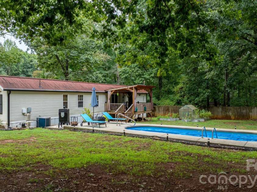 4838 Lakota Way Road, Maiden, NC 28650.  MLS# CAR4423259, YatesRealty ID 50014. 