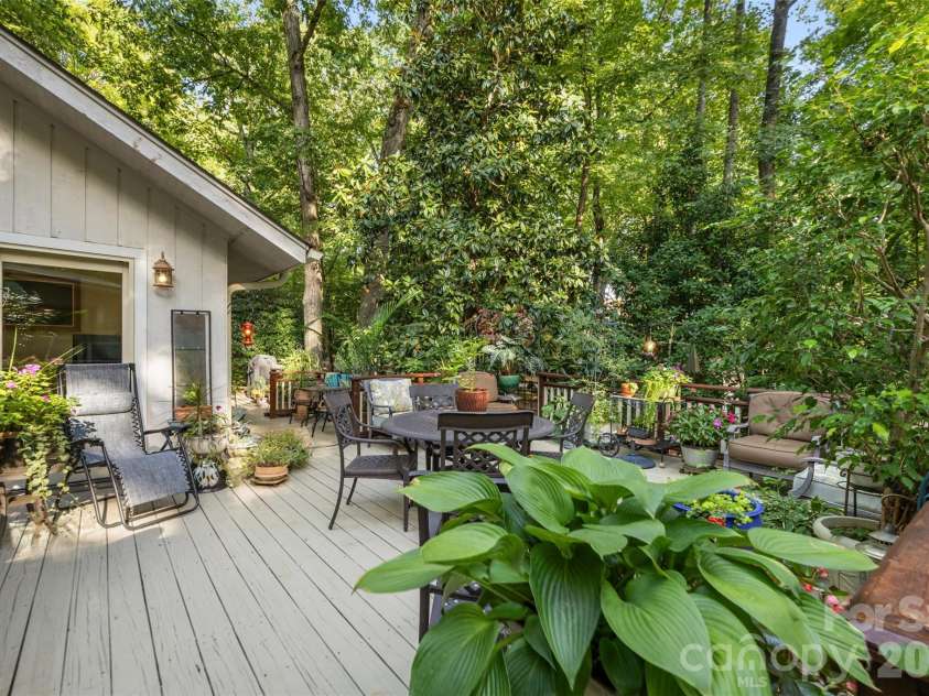 55 Heritage Drive, Lake Wylie, SC 29710.  MLS# CAR4423377, YatesRealty ID 50015. Large back patio