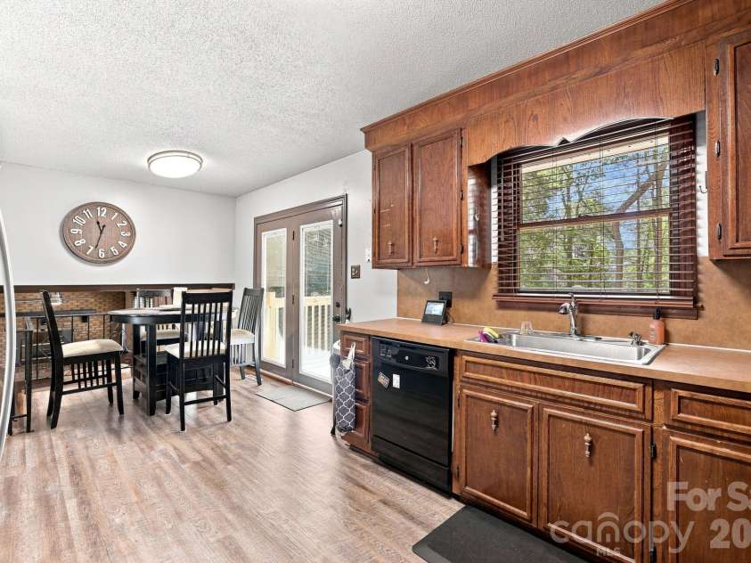 5421 Woodside Drive, Rock Hill, SC 29732.  MLS# CAR4423453, YatesRealty ID 50017. 