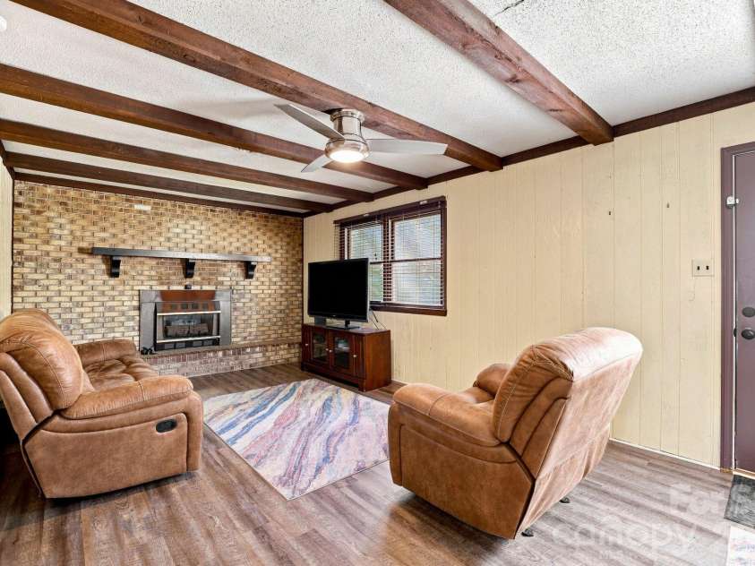 5421 Woodside Drive, Rock Hill, SC 29732.  MLS# CAR4423453, YatesRealty ID 50017. 