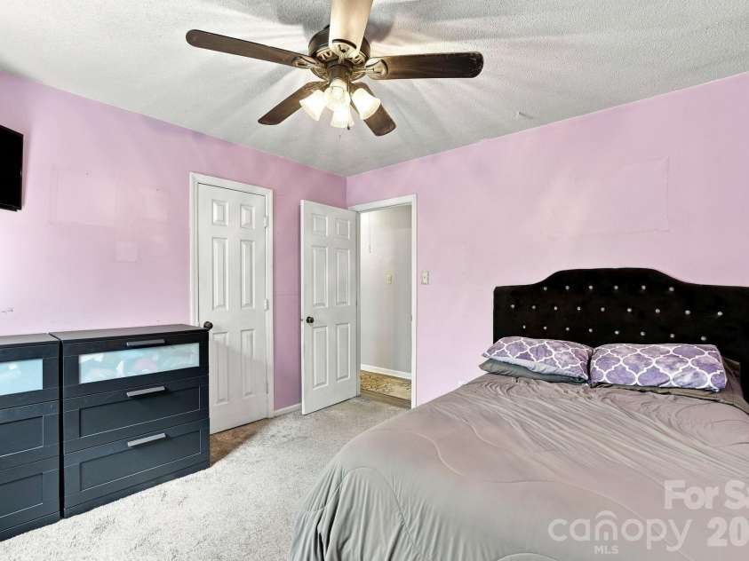 5421 Woodside Drive, Rock Hill, SC 29732.  MLS# CAR4423453, YatesRealty ID 50017. 
