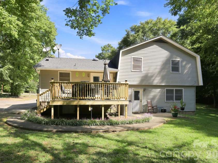 5421 Woodside Drive, Rock Hill, SC 29732.  MLS# CAR4423453, YatesRealty ID 50017. 