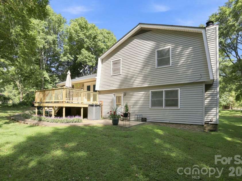 5421 Woodside Drive, Rock Hill, SC 29732.  MLS# CAR4423453, YatesRealty ID 50017. 