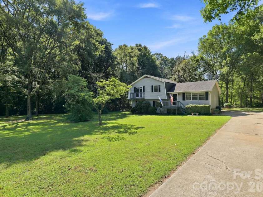 5421 Woodside Drive, Rock Hill, SC 29732.  MLS# CAR4423453, YatesRealty ID 50017. 