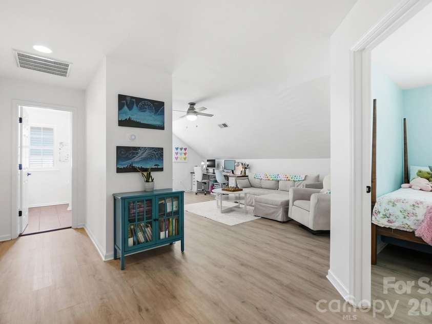 2529 Shady Reach Lane, Charlotte, NC 28214.  MLS# CAR4421103, YatesRealty ID 50018. 