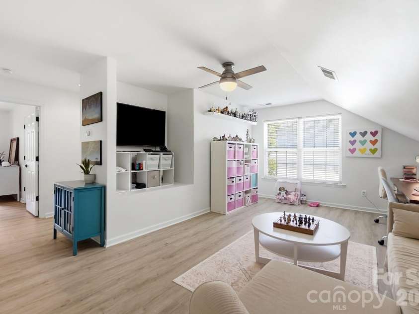 2529 Shady Reach Lane, Charlotte, NC 28214.  MLS# CAR4421103, YatesRealty ID 50018. 