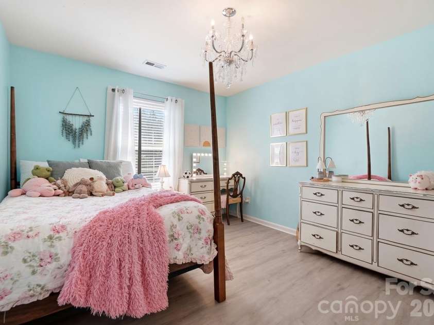 2529 Shady Reach Lane, Charlotte, NC 28214.  MLS# CAR4421103, YatesRealty ID 50018. 