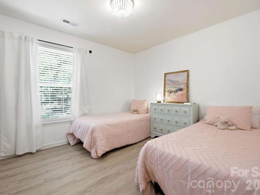 2529 Shady Reach Lane, Charlotte, NC 28214.  MLS# CAR4421103, YatesRealty ID 50018. 