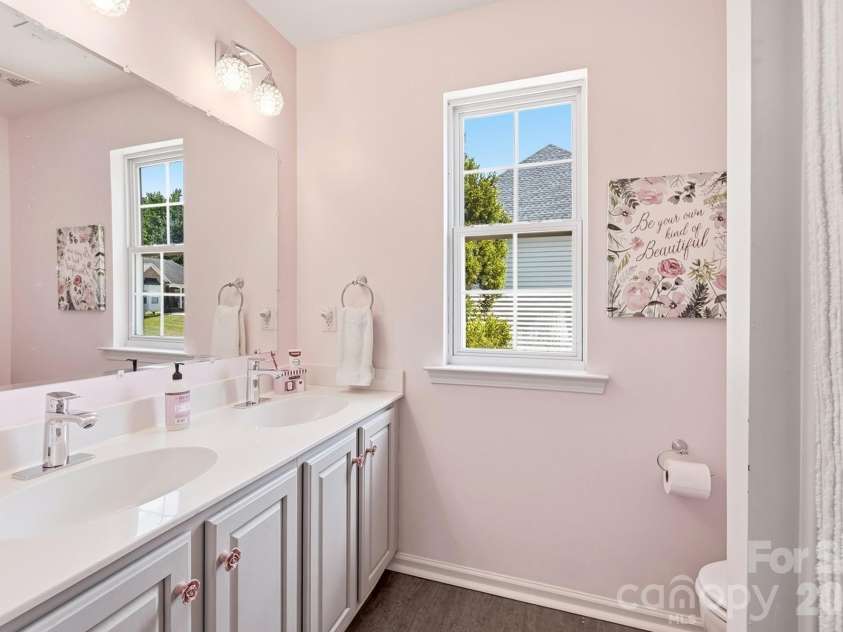 2529 Shady Reach Lane, Charlotte, NC 28214.  MLS# CAR4421103, YatesRealty ID 50018. 