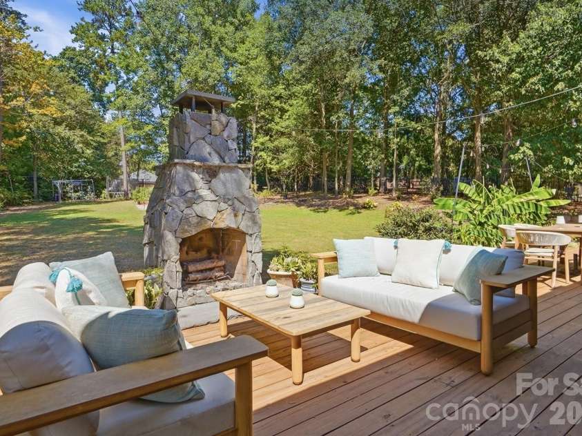 2529 Shady Reach Lane, Charlotte, NC 28214.  MLS# CAR4421103, YatesRealty ID 50018. 