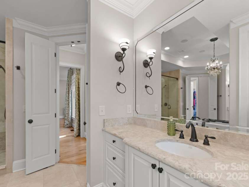 13215 Claysparrow Road, Charlotte, NC 28278.  MLS# CAR4225145, YatesRealty ID 5002. 