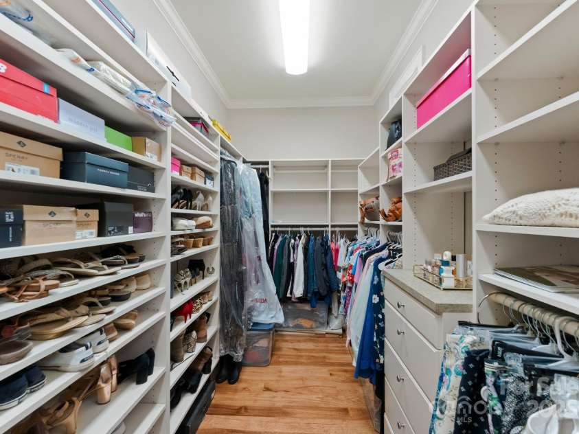 13215 Claysparrow Road, Charlotte, NC 28278.  MLS# CAR4225145, YatesRealty ID 5002. 