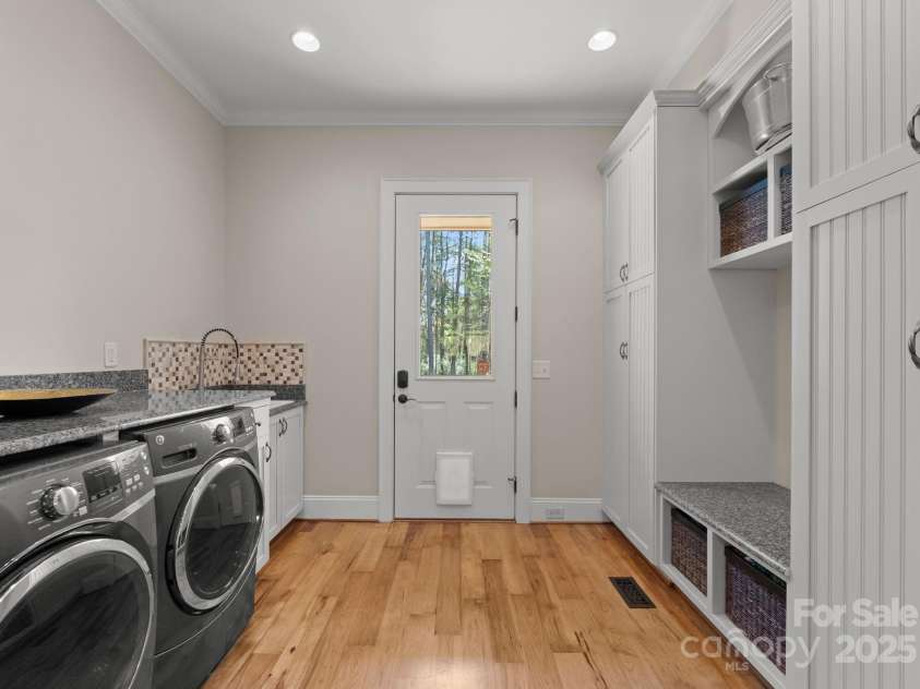 13215 Claysparrow Road, Charlotte, NC 28278.  MLS# CAR4225145, YatesRealty ID 5002. 