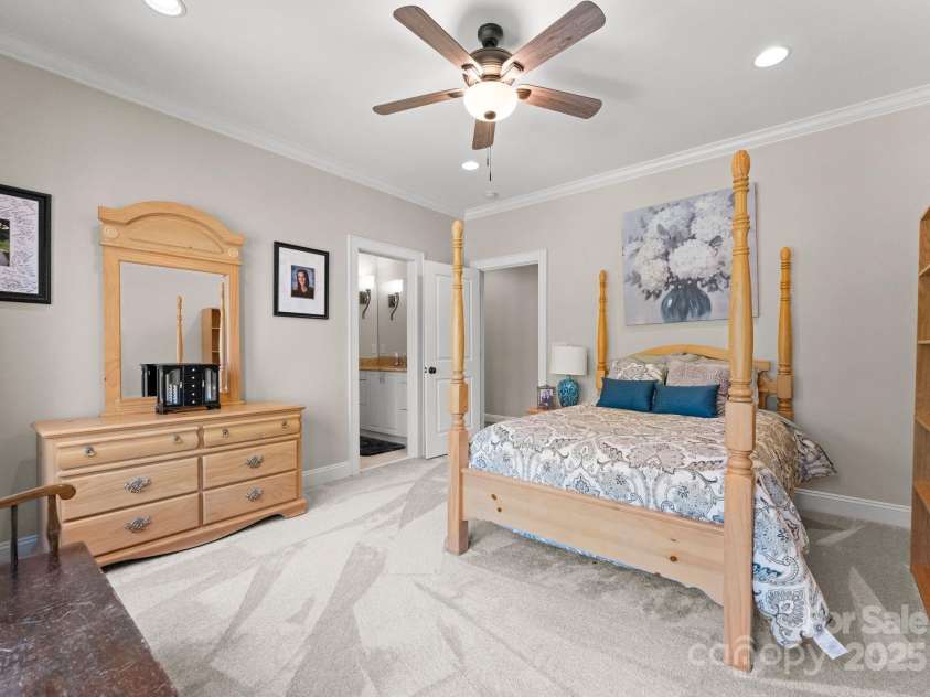 13215 Claysparrow Road, Charlotte, NC 28278.  MLS# CAR4225145, YatesRealty ID 5002. 