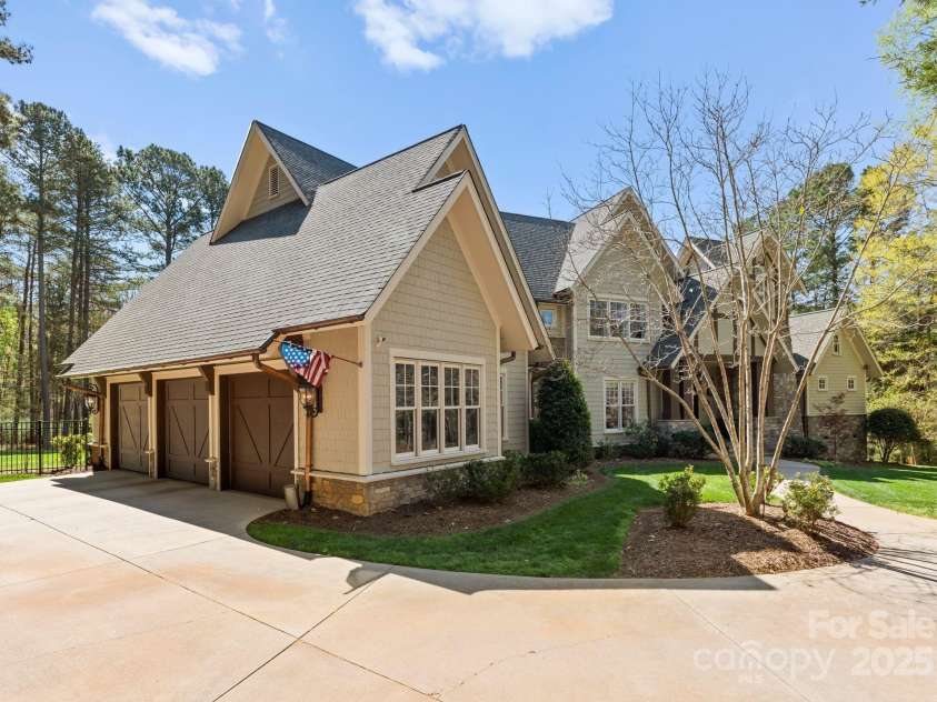 13215 Claysparrow Road, Charlotte, NC 28278.  MLS# CAR4225145, YatesRealty ID 5002. 