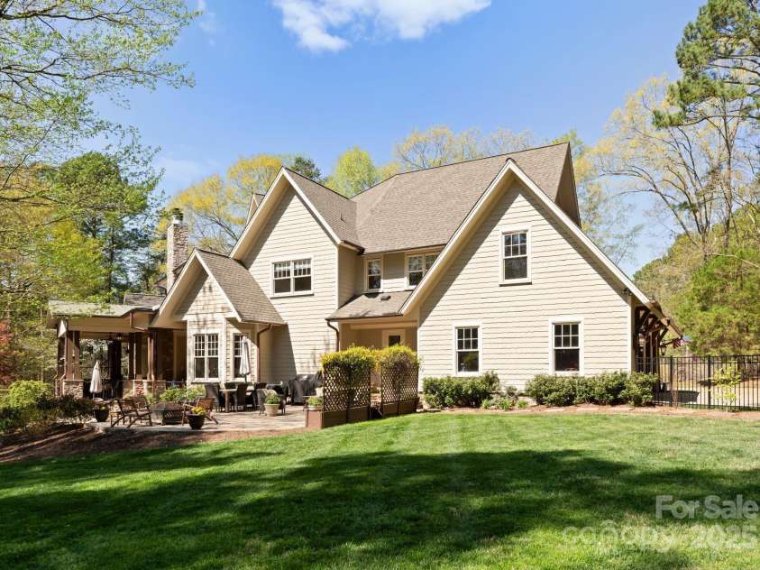 13215 Claysparrow Road, Charlotte, NC 28278.  MLS# CAR4225145, YatesRealty ID 5002. 