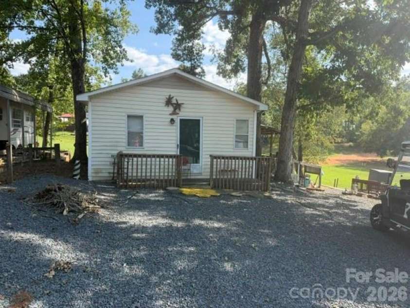 184 Deer Park Road, Mount Gilead, NC 27306.  MLS# CAR4423228, YatesRealty ID 50020. 