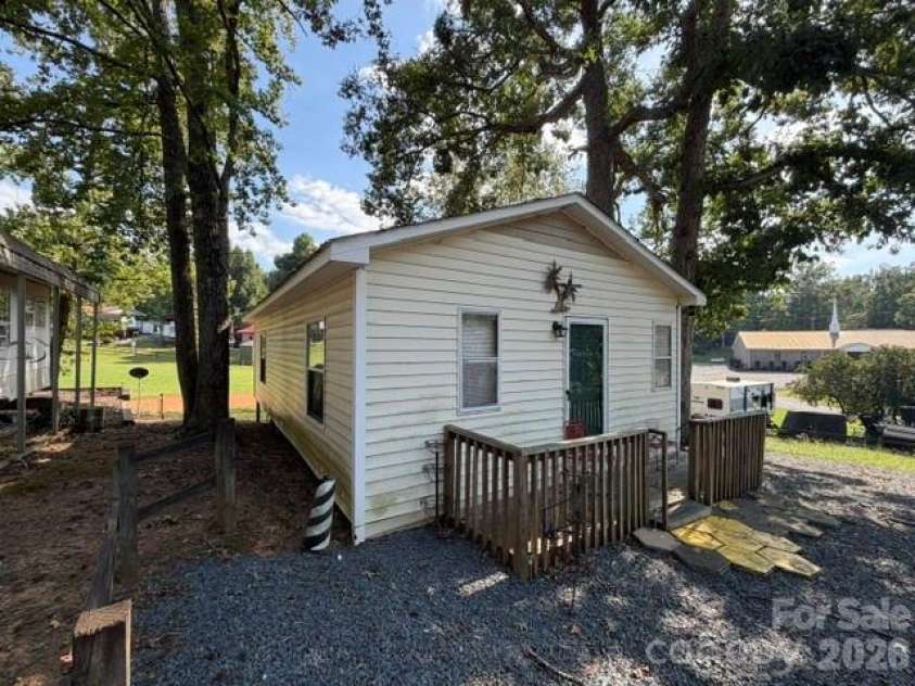 184 Deer Park Road, Mount Gilead, NC 27306.  MLS# CAR4423228, YatesRealty ID 50020. 