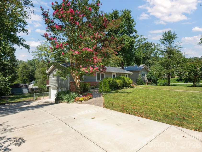 182 Locust Court, Arden, NC 28704.  MLS# CAR4423530, YatesRealty ID 50021. 