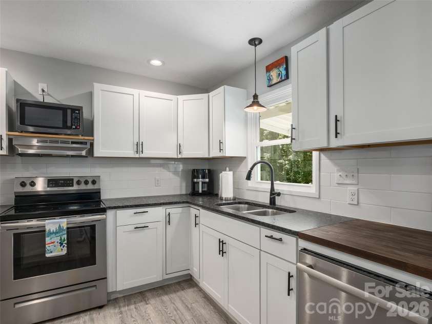 182 Locust Court, Arden, NC 28704.  MLS# CAR4423530, YatesRealty ID 50021. 