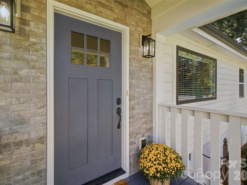 1901 Clearwood Lane, Charlotte, NC 28214.  MLS# CAR4422726, YatesRealty ID 50028. 
