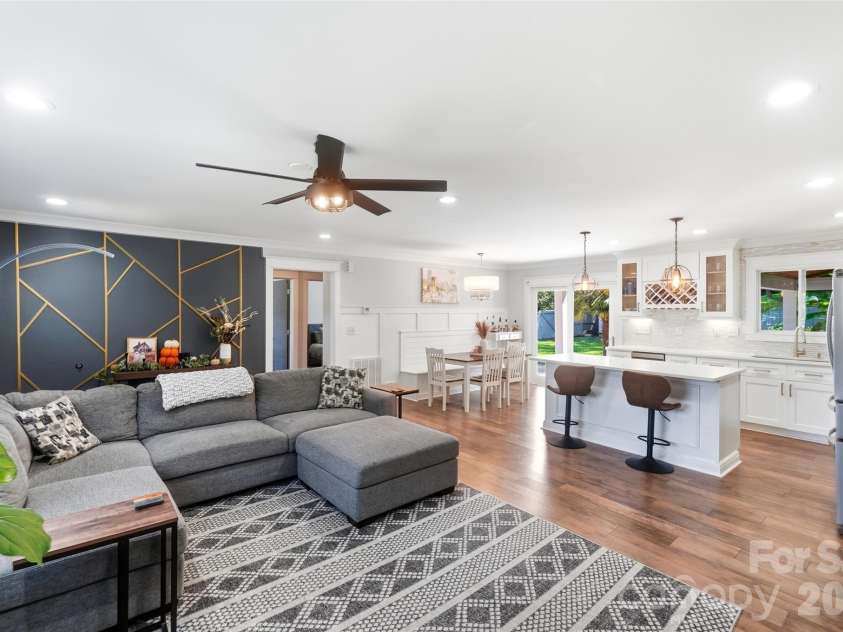 1901 Clearwood Lane, Charlotte, NC 28214.  MLS# CAR4422726, YatesRealty ID 50028. 
