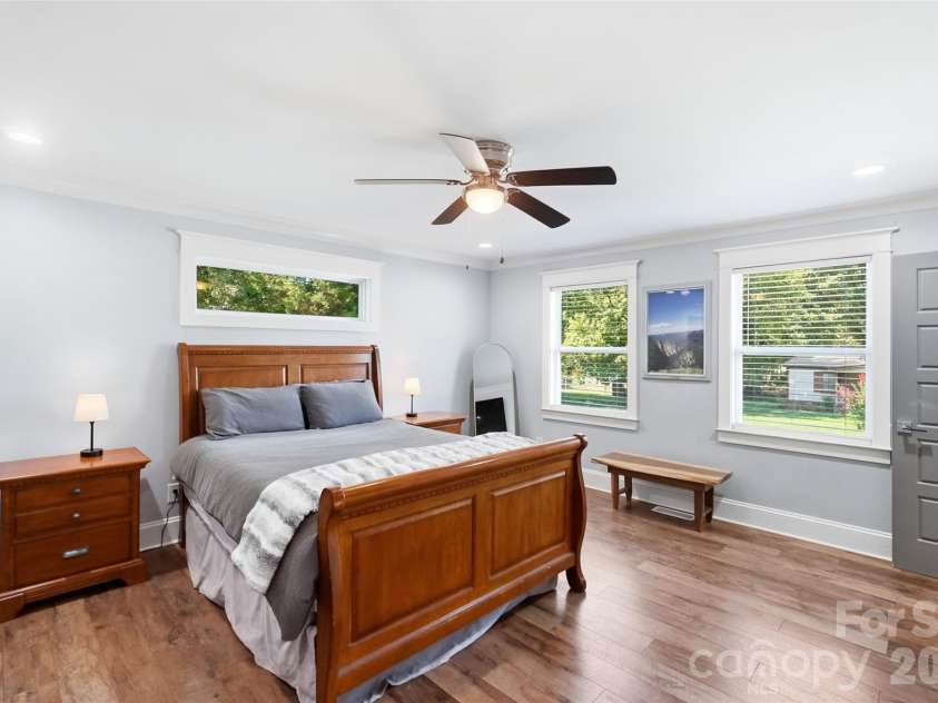 1901 Clearwood Lane, Charlotte, NC 28214.  MLS# CAR4422726, YatesRealty ID 50028. 